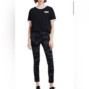 Levi’s CAMO PRINT 711 SKINNY ANKLE WOMEN'S JEANS